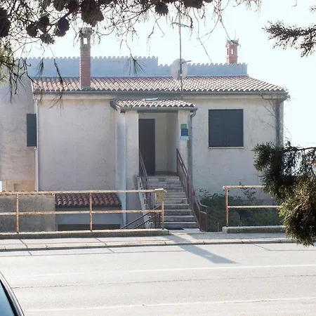 Πανσιόν Franko 234